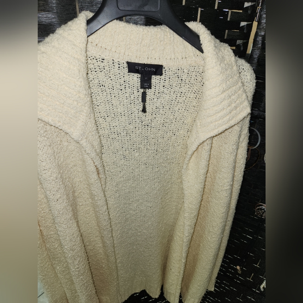 St john WOMENS SWEATER CARDIGAN!💛🤍